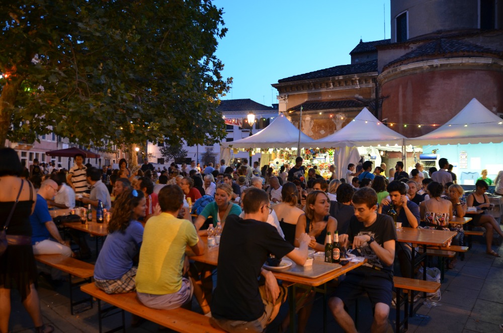 Immagine di copertina Festa di beneficenza in campo S. Giacomo dall'Orio